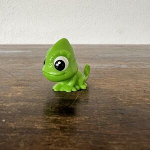 Disney Tangled Rapunzel's Pet Chameleon PASCAL Mini Figure Cake Topper